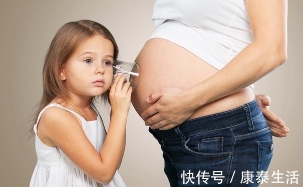 粽子|妹妹睡午觉把被子踢了,哥哥怕妹妹冷裹成“粽子”,网友:萌化了