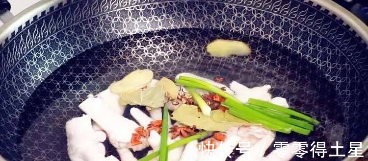 简单几步教你做家常红烧鸡脚,软糯鲜香,好吃到停不下来!