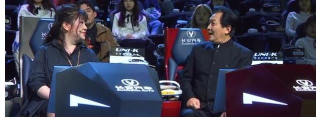 这档用大型抠像绿幕的综艺,把腾格尔和唐国强都整不会了