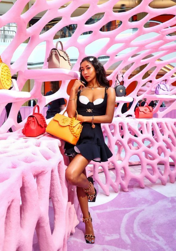 吉克隽逸|吉克隽逸穿阿都服饰好绝,彝族传统造型端庄优雅,彰显民族特色