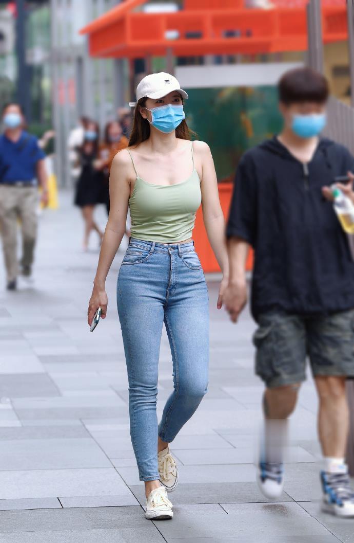 搭配 微胖美女穿得“精致”,却毁在了一双鞋子上