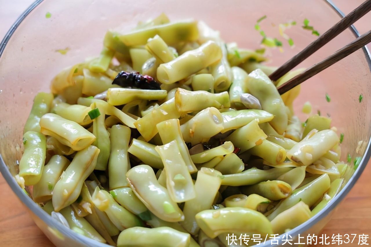 下酒|秋天不能错过这道素菜,简单一拌,下酒又下饭,爽口更开胃,香