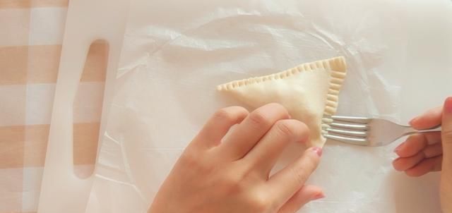 苹果派|宅在家里做一个香甜苹果派,简单又好吃,开启苹果新吃法