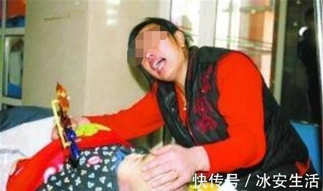 玩耍|1岁孩童玩耍被推倒,哭了几声爬起来继续玩,第二天却闭上了眼