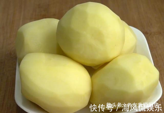 5个土豆3个鸡蛋，教你做创意土豆饼，当菜又当饭，少油健康又营养