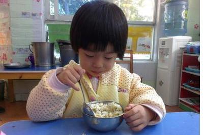 女童|7岁女童,长期积食到脾胃正常,医生赞许:3个“坚持”做得好