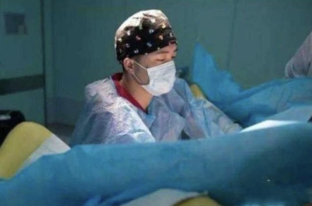 尴尬|孕妈进入产房,通常会经历3件“尴尬事”,第三件事让孕妈脸红