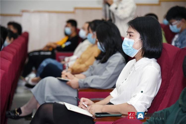 陆教授|聚焦学生需求和行业前沿趋势 青岛城市学院专家讲座精彩开讲