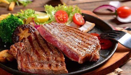 免费|吃牛排时,为何餐厅要免费赠送一份面包不知道别瞎吃,会闹笑话