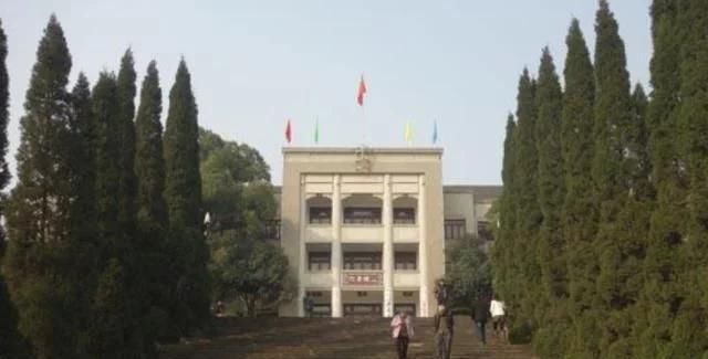 中国面积最大的大学,占地面积9600多亩,相当于一座小县城