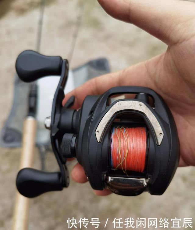 因为长线多钩垂钓违规!几千元的路亚装备!被迫闲置!