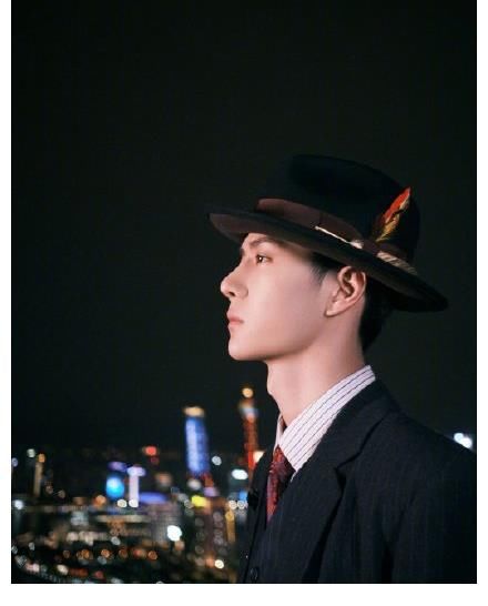 这就是街舞4总决赛王一博雅致西装大片