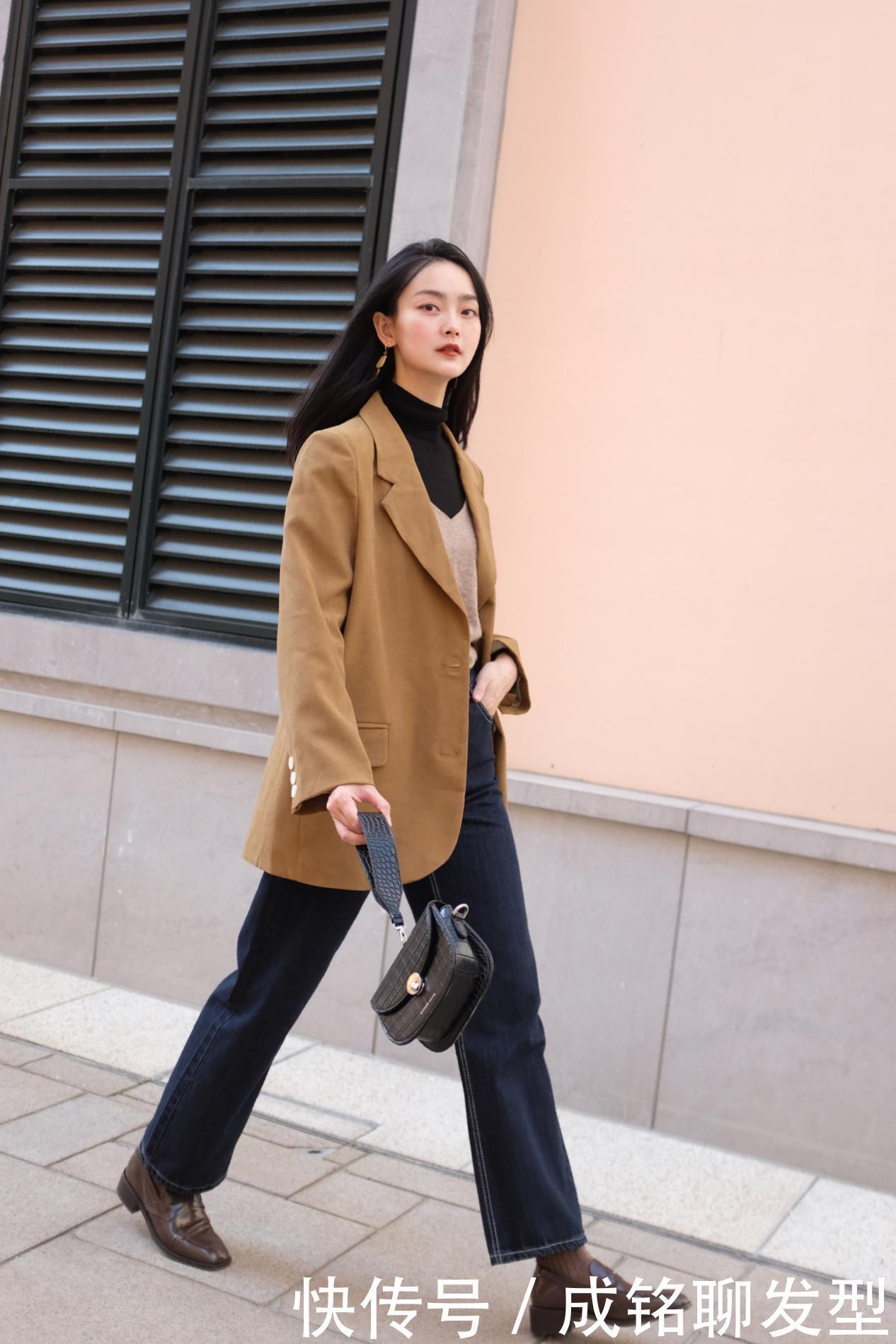 越不会搭配的女人越要穿牛仔裤,耐穿时尚又百搭,关键是永不过时