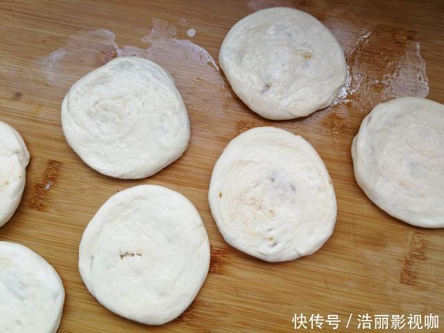 烧饼|想吃烧饼不用买，没有烤箱也能做，煎一煎凉了也不发硬