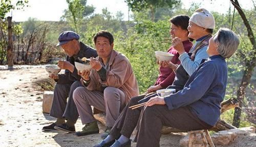 “男怕柿子女怕梨,母猪最怕西瓜皮”你知道是什么意思吗背后含义你肯定想不到