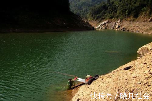 数九寒冬钓鲫鱼,鱼都藏在这些地方,在这里下竿,大鲫鱼连竿上!