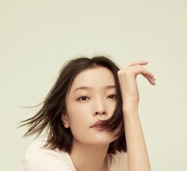 五官 女人脸上有这4个标志,很适合剪“短发”发型,瘦脸又显气质