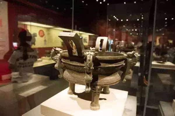 仪礼#湖北九连墩发现珍贵文物画简,它难道是凉席,其实它的用处不一般