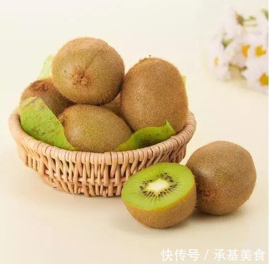 视网膜|母亲一巴掌,9岁小女孩,深夜猝死,医生告诫孩子4处不能“打”