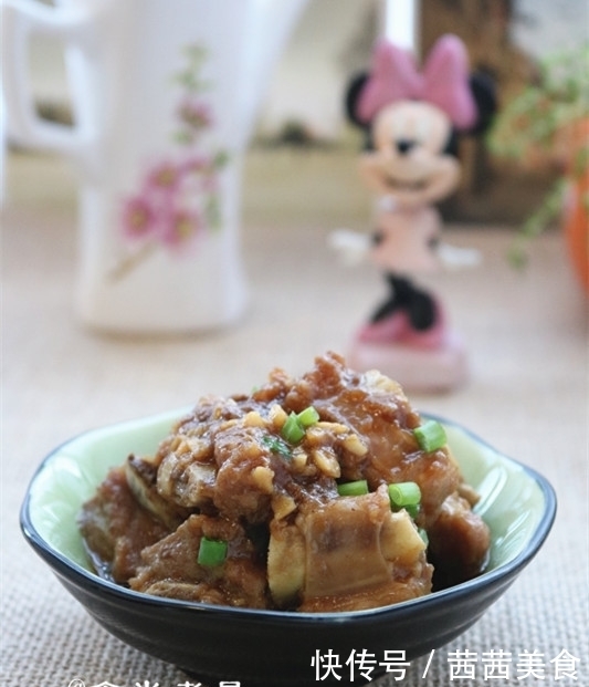 教您一招蒸排骨，方法特简单，嫩滑鲜香不上火，尝过的都说好