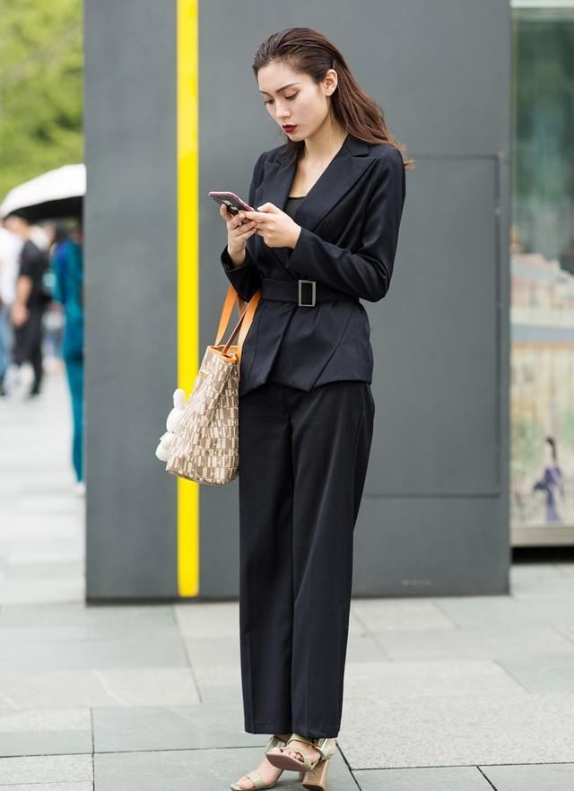 阔腿裤塑造你完美的气质，优雅的韵味也能随之而来