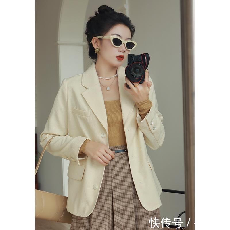 穿搭|讲真,秋天穿复古甜辣风格搭配的你,简直时髦极了!