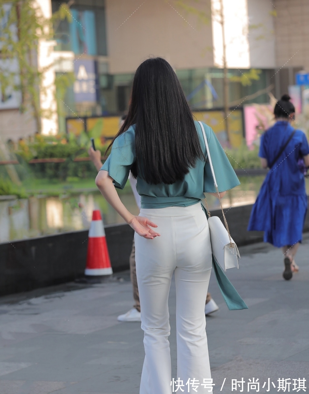 时尚|早秋的休闲装,时尚女生们偏爱时髦的款式,靓丽个性还好看