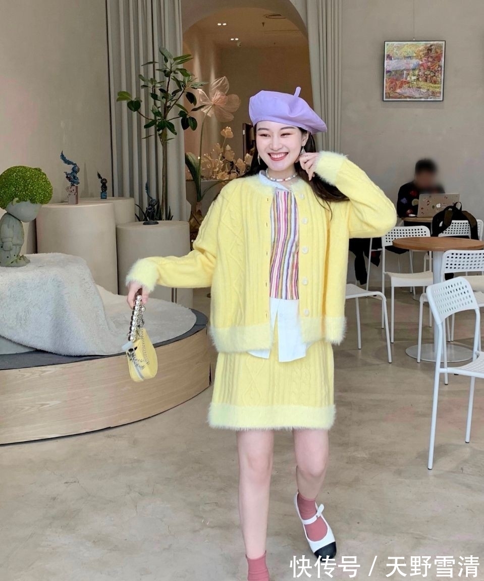 圈粉 长相不惊艳、个头也矮,她为啥凭穿搭圈粉5万?这穿衣配色绝了