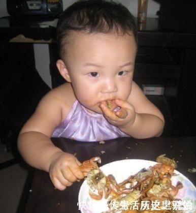 儿科医生|孩子积食总“蹬被子”儿科医生有4个苦衷,家长别不在乎!