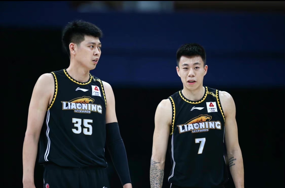 张镇麟|韩德君缺阵,杨鸣调整辽宁男篮首发5将,7+4中锋上位,付豪担重任