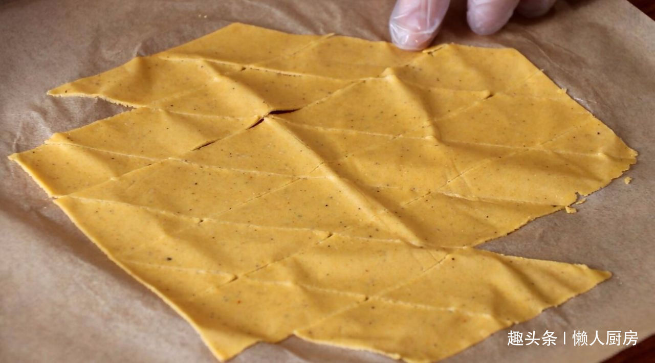 不用油炸,不加一滴水,教你用玉米粉做小零食,比薯片还好吃