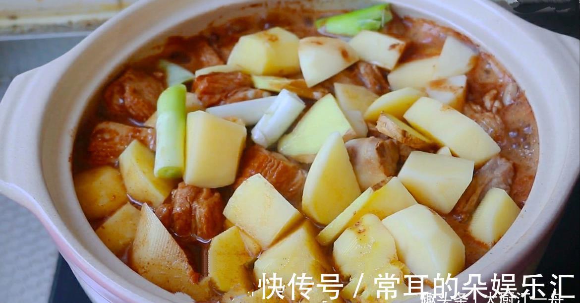 炖排骨|排骨不管怎么做，切记不要直接焯水，教你饭店做法，不腥还不柴