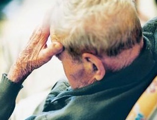 补充维生素|一瓶维生素B2,就能防脑溢血防溃疡防癌症,在家可以考虑多备几瓶