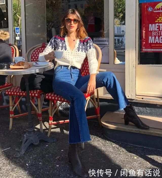 时髦 今年开春后火了一种穿搭,叫“上身奶奶,下身孙女”,减龄又时髦