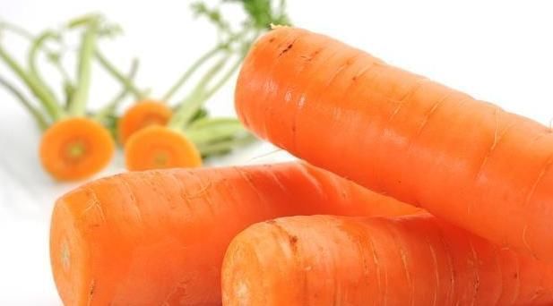 胡萝卜营养价值丰富，常吃会收获5个好处，爱吃的人真有福气！