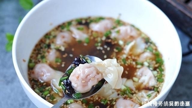 秋天|馄饨汤这么调,简单好味道,几种调料,开水一冲,比骨头汤还鲜