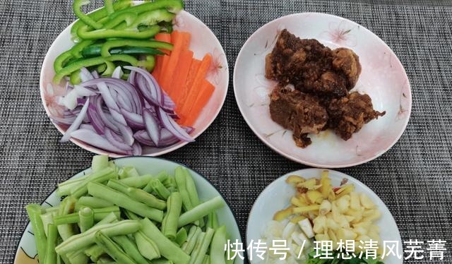 豆角排骨|下雨天最适合吃排骨豆角一锅出！
