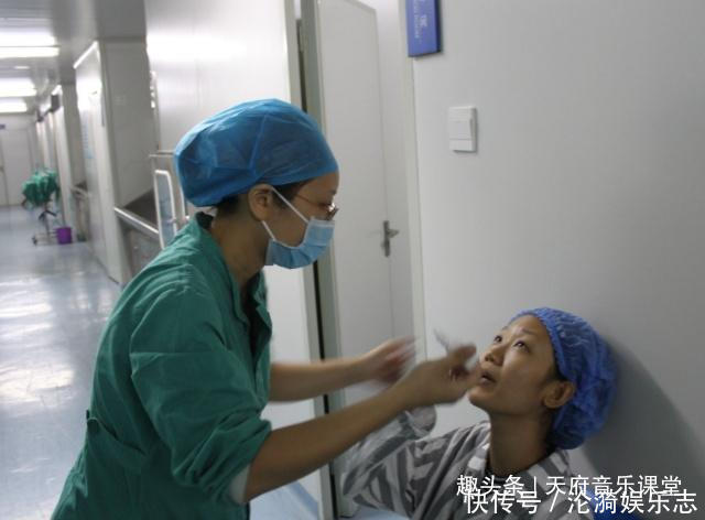 小护士|主刀医生进行大型手术时,如果遇到尿急该怎么办?小护士透露实情