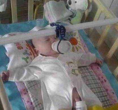 宝宝|宝宝和爸爸单独在家,回来后看到这一幕,内心好崩溃!!