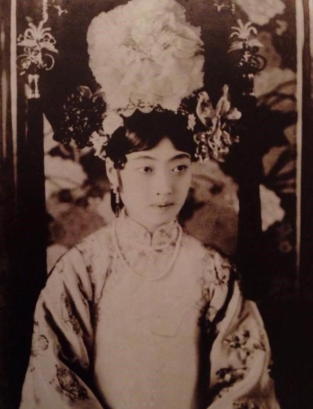 皇后|「老照片」从妙龄少女到1个疯子！今日盘点，末代皇后婉容！