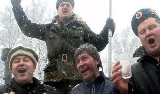 酒桌上|苏联法则,谈事前先喝酒,越南印度皆醉倒,中国却喝倒一片苏联人