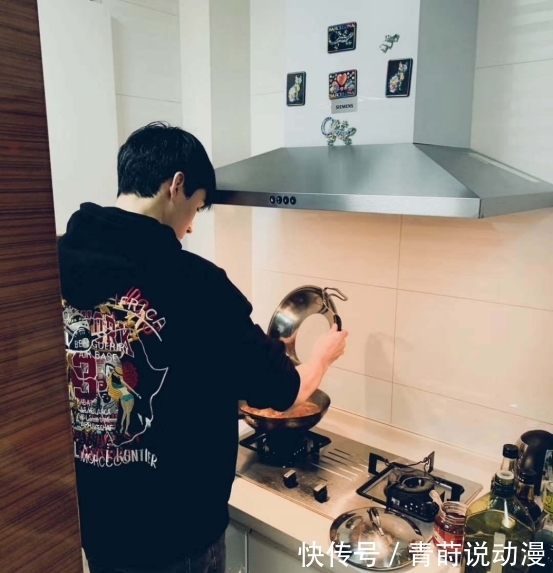 王一博|當龔俊、楊洋、肖戰、王一博等男星開始下廚,你最想吃誰做的飯?