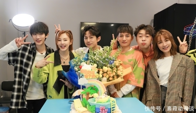 为了谢娜能回归《快本》,连经典口号都变了,5字彰显家族情谊