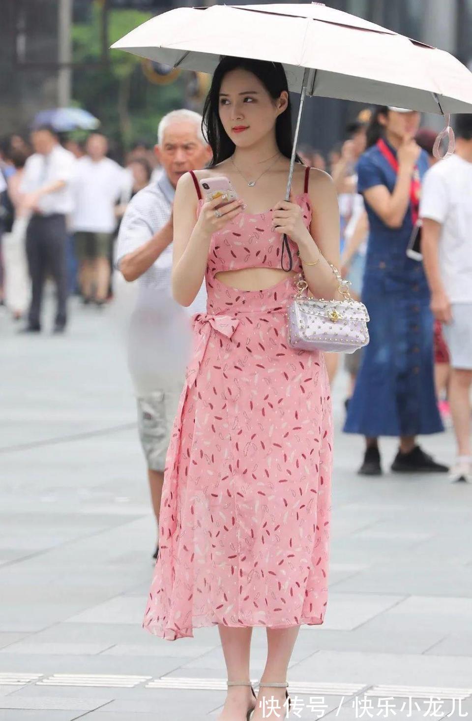 小姐姐|温柔似水的小姐姐,让人看一眼就忘不掉了,要是能跟她认识就好了