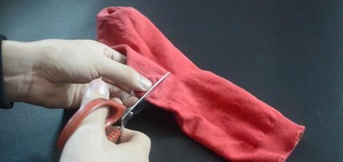 穿破的袜子不要扔, 简单剪一刀, 旧袜子变得和新的一样, 太实用了