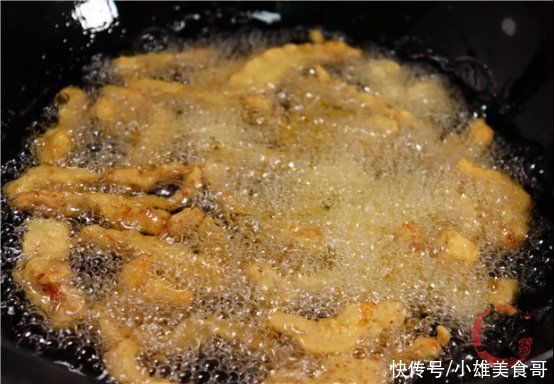 正确做法|炸酥肉，调面糊最忌加清水，教你正确做法，炸出酥肉不回软更酥脆
