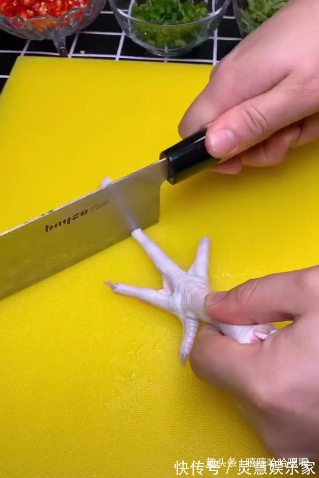 泡椒凤爪|味美自家做,泡椒柠檬凤爪酸辣爽口,清爽开胃,瞬间让人胃口大开