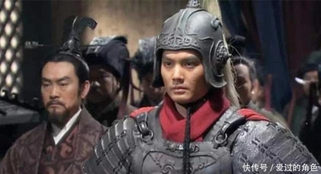 坟墓|这个人死后,40万人为他送葬,坟墓上的黄土更是用泪浇筑