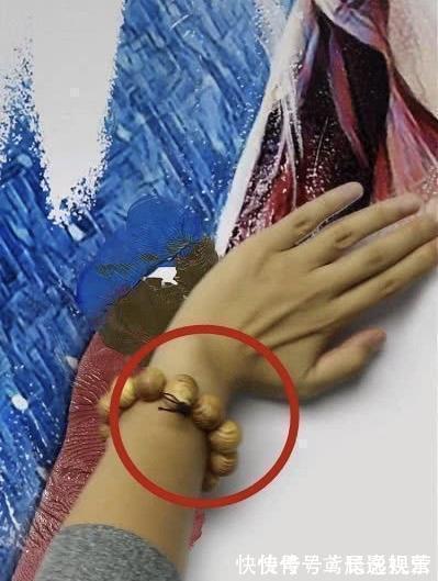 一幅画$小伙画赵丽颖,没想到打翻颜料,将错就错一个巴掌甩上去,真惊艳