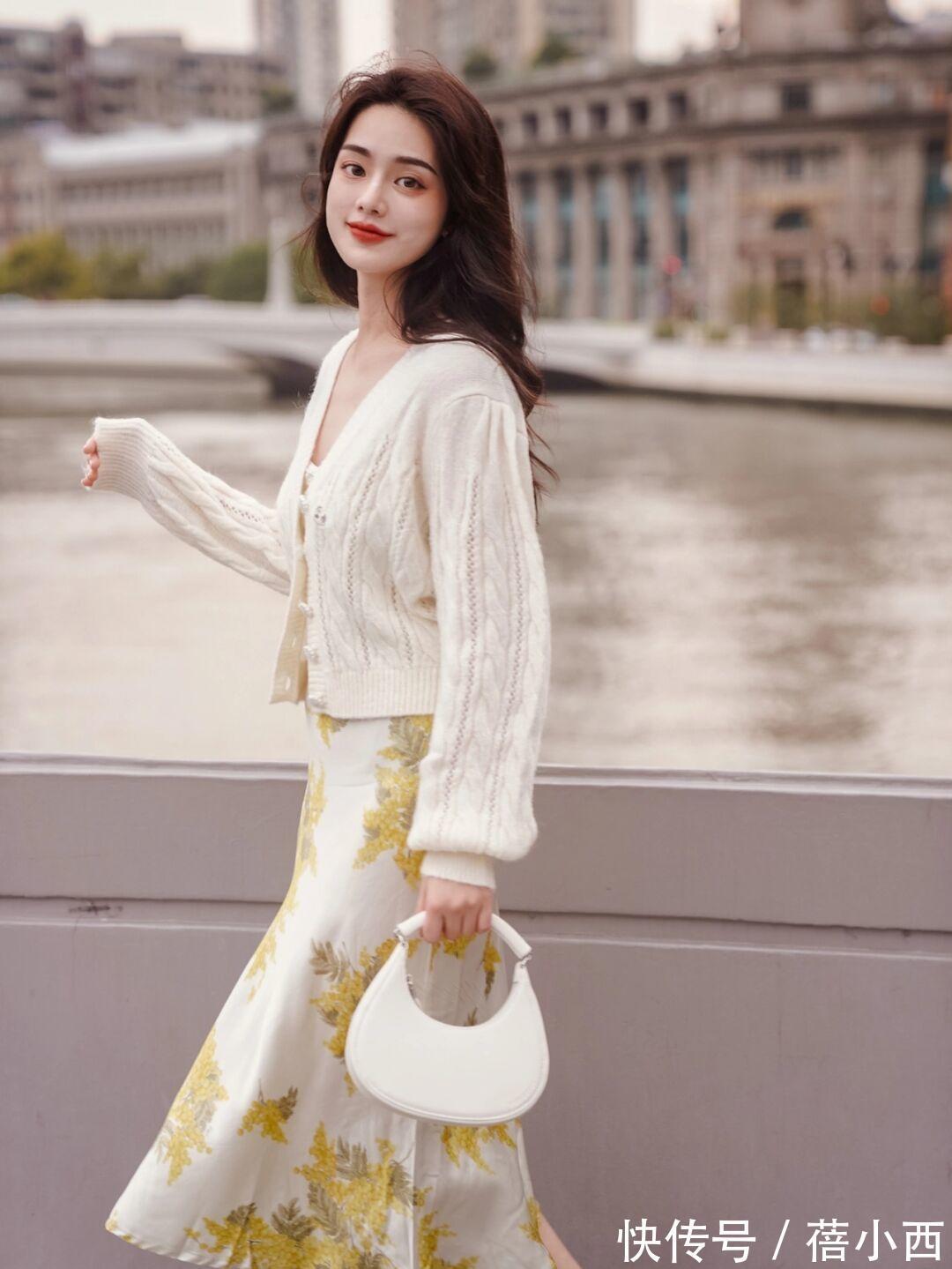 搭配|秋季少穿“卫衣”,建议多穿“毛衣”,搭配半身裙优雅到骨子里